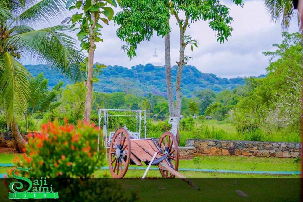 Saji-Sami Hotel Anuradhapura Luaran gambar
