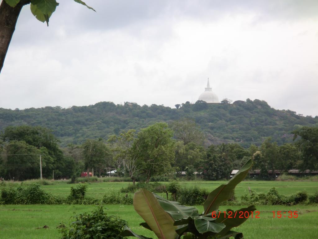 Saji-Sami Hotel Anuradhapura Luaran gambar