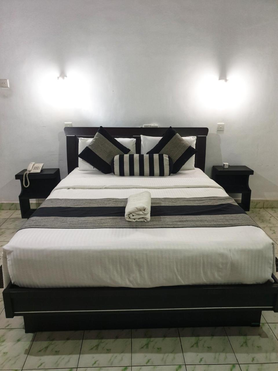 Saji-Sami Hotel Anuradhapura Luaran gambar